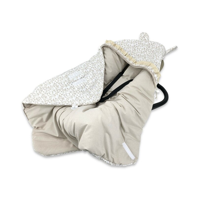 Paturica calduroasa, MimiNu, Premium, Pentru scoica, scaun auto/carucior, Cu volanas si dantela, Dimensiune 90x90 cm, Din Bumbac, Materiale certificate Oeko Tex Standard 100, Meadow - gogobaby.ro