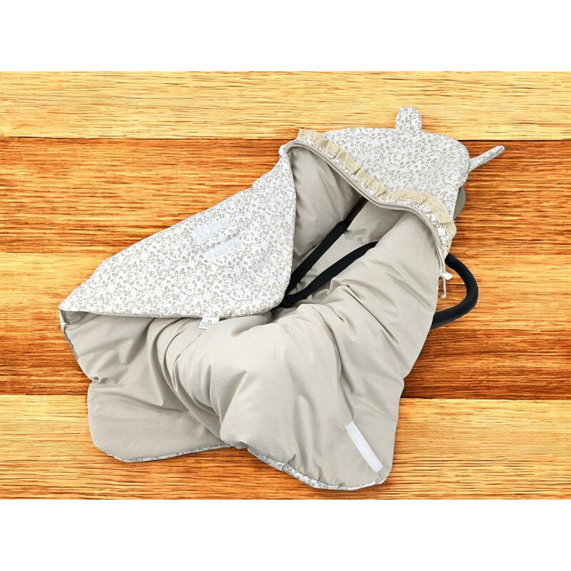 Paturica calduroasa, MimiNu, Premium, Pentru scoica, scaun auto/carucior, Cu volanas si dantela, Dimensiune 90x90 cm, Din Bumbac, Materiale certificate Oeko Tex Standard 100, Meadow