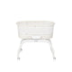 Patut balansoar, Lionelo, Coral, Cu landou ergonomic detasabil, Functie de balansare integrata, Functie de cantar, Sunete si cantece de leagan, Cu roti, Panou tactil sau telecomanda, 0-9 kg, EN 1130:2019+AC:2020,EN 16890:2017+A1:2021, Alb