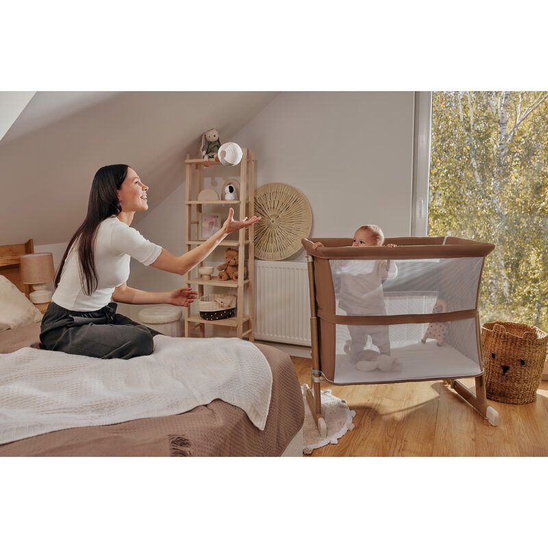 Patut co-sleeper, Lionelo, Thomi Plus, 5 in 1, Multifunctional, Sustine pana la 9 kg ca patut, 15 kg tarc de joaca, 100 kg canapea, Inaltime reglabila in 7 pozitii, De la nastere pana la 4 ani, Cu 2 saltele din spuma T25, 94x70x77-93,5 cm, Maro
