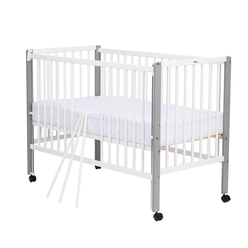 Patut din lemn bebe, 120x60 cm, Cu laterala culisanta, Din lemn de pin, Stabil si rezistent, Inaltime saltea reglabila pe 3 nivele, Laterala cu 3 bete detasabile, EN716-1, EN716-2, Alb, Qmini, Maya