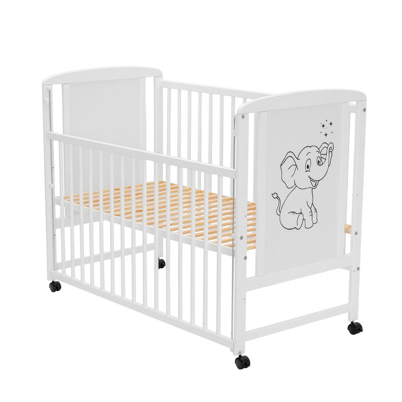 Patut din lemn bebe, 120x60 cm, Cu laterala culisanta, Din lemn de pin si mdf, Stabil si rezistent, Inaltime saltea reglabila pe 3 nivele, Laterala cu 3 bete detasabile, EN716-1, EN716-2, Alb, Qmini, Timmi Elephant + Saltea 12 cm - gogobaby.ro