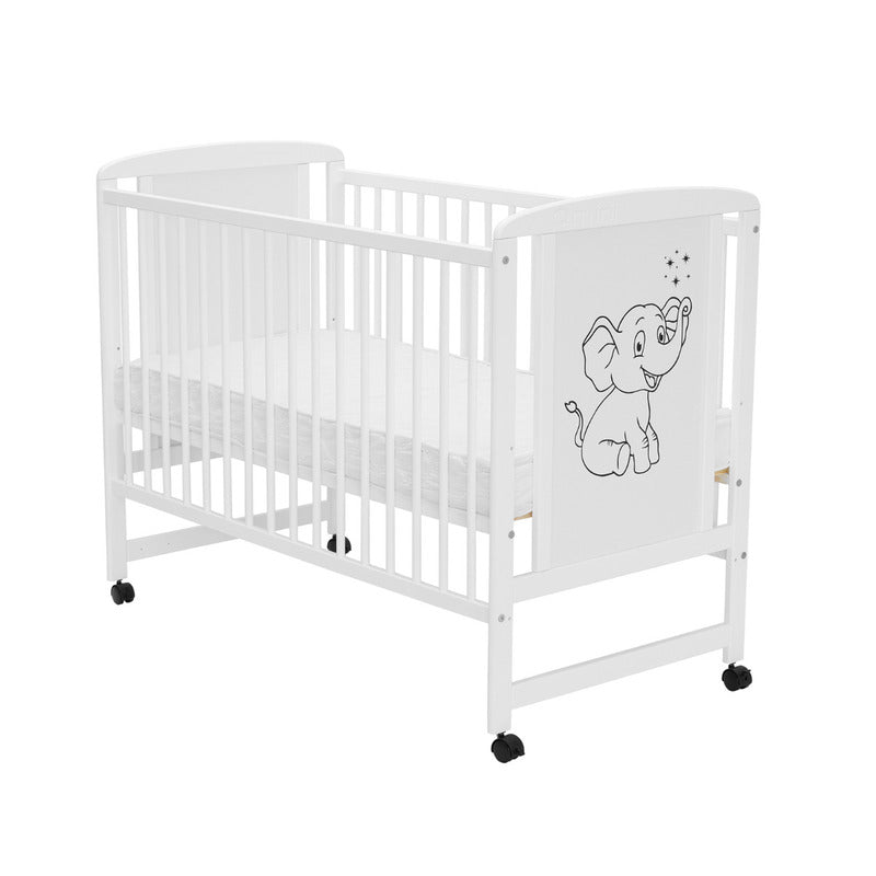 Patut din lemn bebe, 120x60 cm, Din lemn de pin si mdf, Stabil si rezistent, Inaltime saltea reglabila pe 3 nivele, Laterala cu 3 bete detasabile, EN716-1, EN716-2, Alb, Qmini, Timmi Elephant