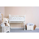 Patut din lemn bebe, 90x40 cm, Cu laterala culisanta, Cu roti, Certificat lemn FSC, Conform cu standardele de siguranta EN 716-1:2008, EN 716-2:2008, White, New Baby, Mateo