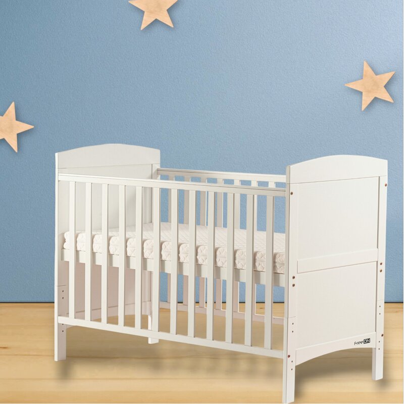 Patut din lemn bebe, 120x60 cm, Transformabil pentru bebe si junior, Din lemn de pin si mdf, Cu sina speciala pentru dentitie, Stabil si rezistent, White, FreeON, Lory