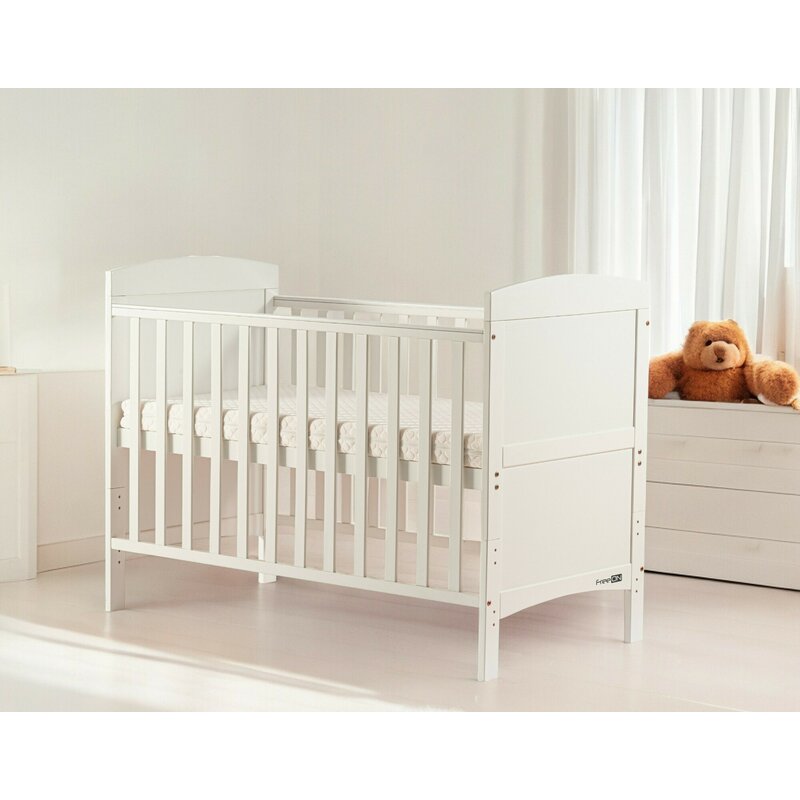 Patut din lemn bebe, 120x60 cm, Transformabil pentru bebe si junior, Din lemn de pin si mdf, Cu sina speciala pentru dentitie, Stabil si rezistent, White, FreeON, Lory