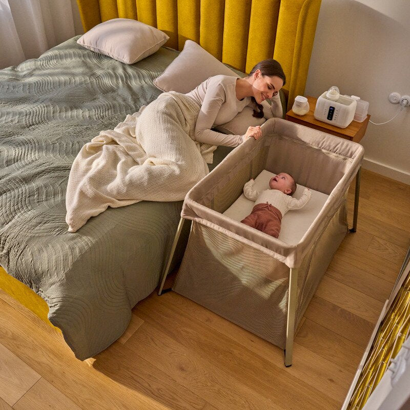 Patut multifunctional, Lionelo, Alice, 3 in 1, 2 trepte de inaltime pentru saltea, Pliabil, Material rezistent Oxford 300D, Cu iesire laterala, Geanta de transport, Pana 15 kg, 0 luni+, 104×70×74 cm, Gri - gogobaby.ro