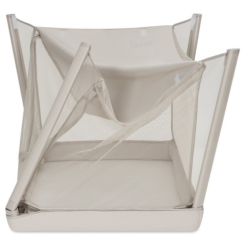 Patut multifunctional, Lionelo, Mila, 2 in 1, Saltea 4 cm cu spuma T25, 2 niveluri de inaltime, Pliere rapida, Intrare laterala, Geanta de transport inclusa, 0-36 luni, Pana la 15 kg, Bej