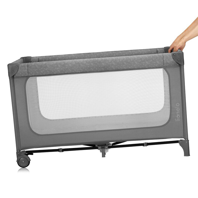 Patut pliant, Lionelo, Jasmin Easy Fold, Pana la 15 kg, Usor de pliat, Cu doua nivele, Cu saltea ergonomica T25, Cu intrare laterala cu fermoar, 2 roti cu frana, 123 x 67 cm, Conform cu EN 716, 0-36 luni, Gri - gogobaby.ro