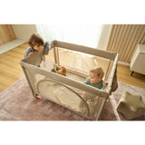 Patut pliant, Lionelo, Laura, 102 x 74 cm, Cu doua nivele, Functie de tarc, Cu roti, Include salteluta si geanta de transport, Pereti din plasa, Deschidere laterala, Pana la 15 kg, 0 luni +, Verde