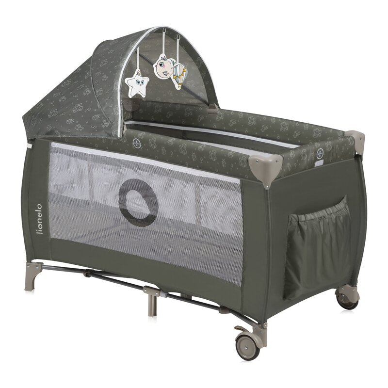 Patut pliant, Lionelo, Sven Plus, 120x60 cm, Cu doua nivele, Cu arcada jucarii, masuta de infasat, vibratii, melodii, conform cu standardele europeane de securitate EN716 si EN12221, Bej Olive