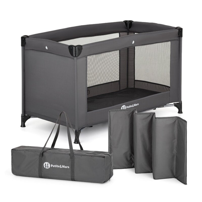 Patut pliant, Petite&Mars, Koot, 120 x 60 cm, Cu roti, Functie de tarc, Pliere compacta, Include geanta de transport, Intrare laterala cu fermoar, Pereti din plasa, Pana la 15 kg, 0-30 luni, Gri Charcoal