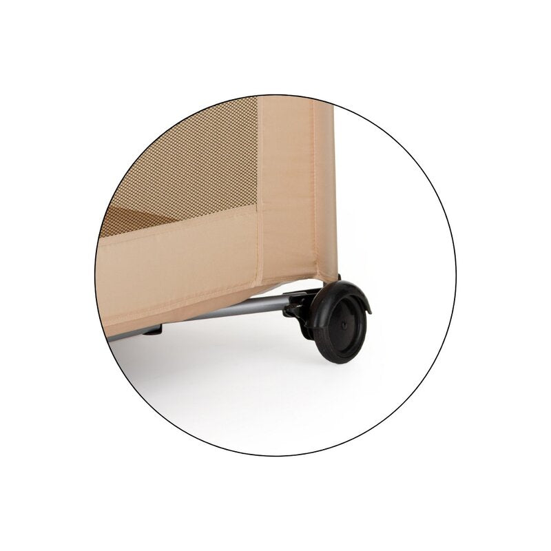 Patut pliant, Petite&Mars, Nyja, 120 x 60 cm, Cu roti, Functie de tarc, Pliere compacta, Include geanta de transport, Intrare laterala cu fermoar, Pereti din plasa, Pana la 15 kg, 0-30 luni, Maro