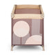 Patut pliant, Petite&Mars, Nyja, 120 x 60 cm, Cu roti, Functie de tarc, Pliere compacta, Include geanta de transport, Intrare laterala cu fermoar, Pereti din plasa, Pana la 15 kg, 0-30 luni, Mocha