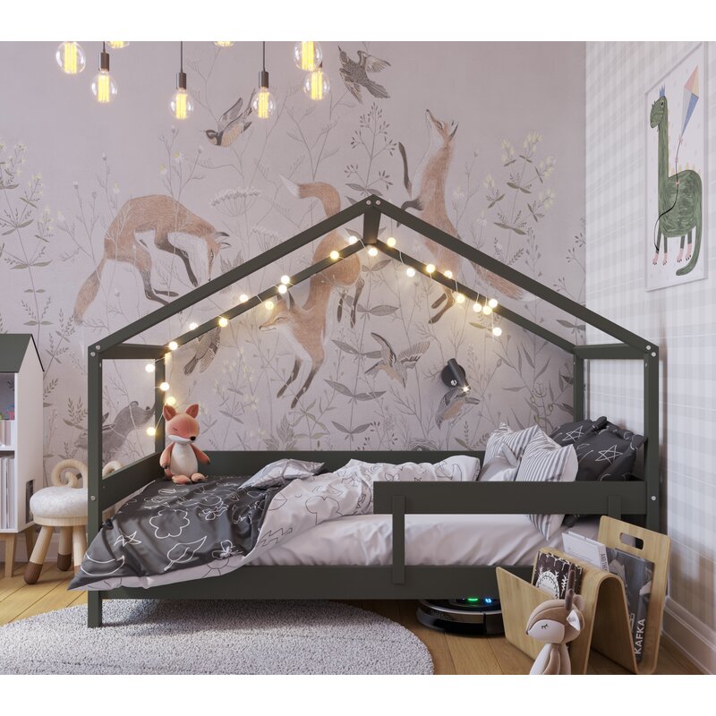 Patut tip casuta din lemn junior, 160x80 cm, Din lemn certificat FSC, Transformabil in casuta de joaca, Cu bariera de protectie, In stil scandinav, Verde, YappyKids, YappyHytte Bed