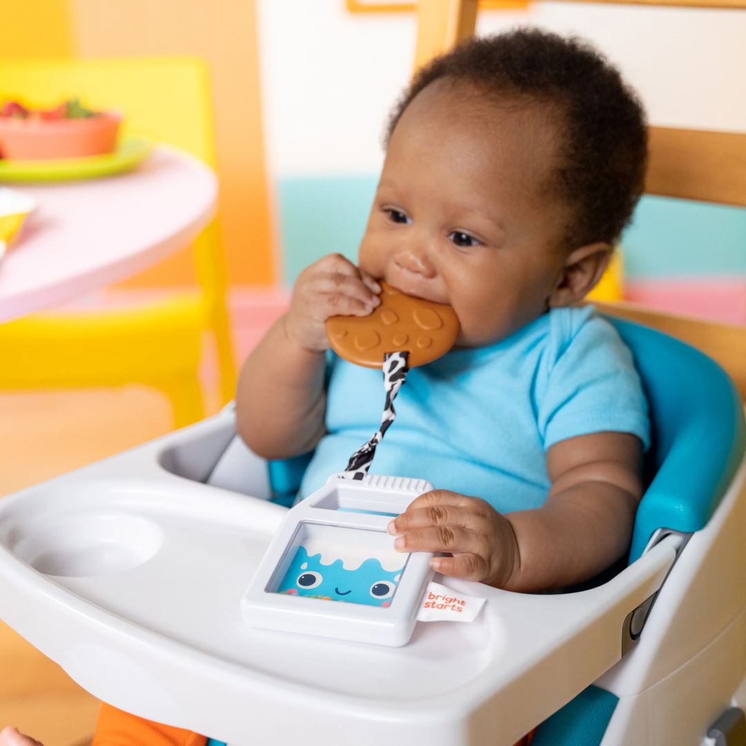Bright Starts - Jucarie de dentitie 2 in 1 cu zornaitoare Cookies & Teethe - gogobaby.ro