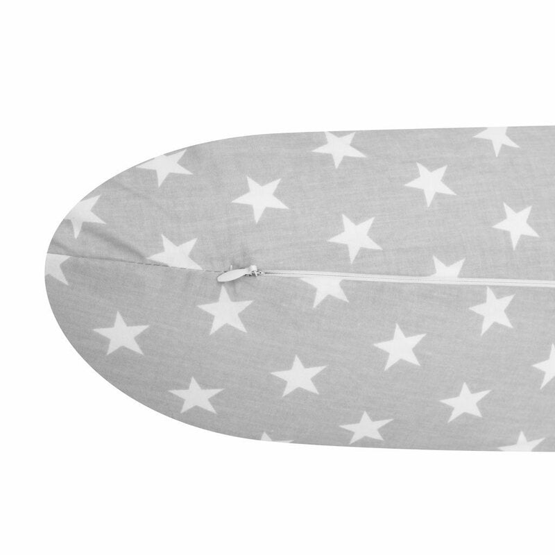 Perna alaptare, New Baby, Cu husa detasabila, In forma de C, Bumbac, Diametru 16 cm, Lungime in jurul circumferintei 285 cm, 100% antialergic, Stars Grey - gogobaby.ro