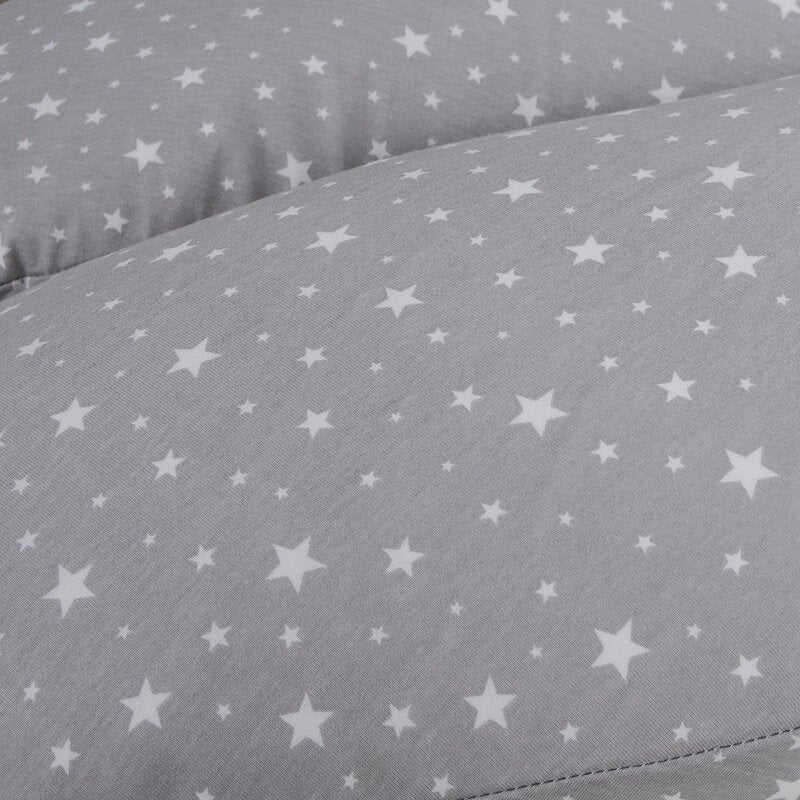 Perna pentru alaptat, Ceba Baby, Husa detasabila din bumbac, Cu puf siliconizat, 150x60x37 cm, Oeko-Tex Standard 100, Basic Grey Stars