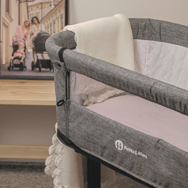 Cearceaf cu elastic, Petite&Mars, Impermeabil, Pentru patut co-sleeper, Din bumbac, 84x50 cm, 0 luni+, Alb