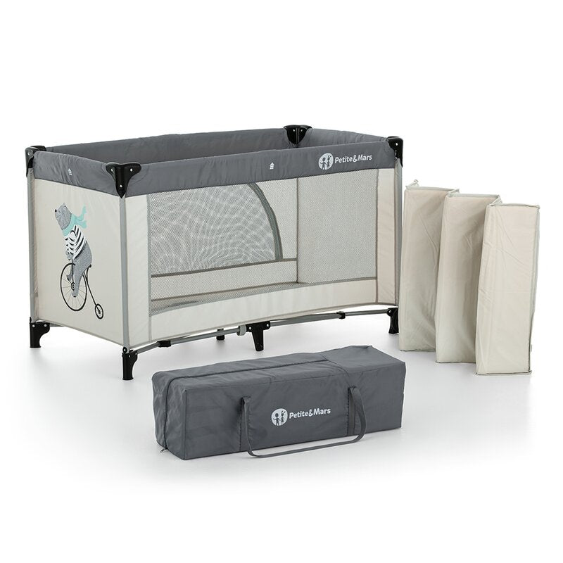 Patut pliant, Petite&Mars, Nyja Teddy Biker, Cu un nivel, Cu intrare laterala cu fermoar, 2 roti, 120x60 cm, Conform cu standardele europene de securitate EN 716-1:207+AC:2019, EN 716-2:2017, EN 71-3:2019, Grey - gogobaby.ro