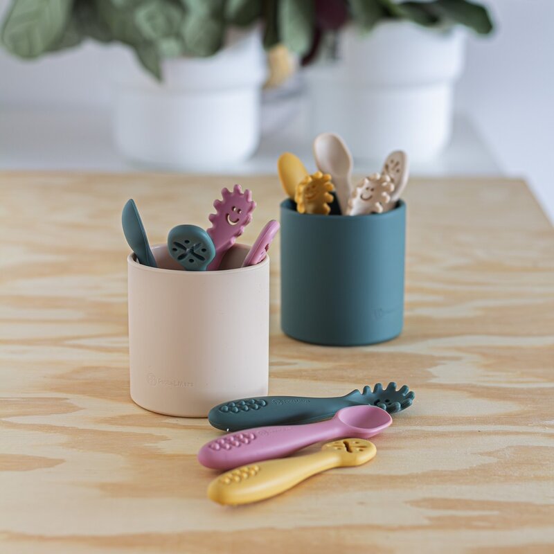 Set 3 lingurite, Petite&Mars, Diverse forme, Pentru supa, paste, alimente usoare, Dezvolta simturile si abilitatile senzoriale, Silicon, Fara BPA, 6 luni+, Roz - gogobaby.ro