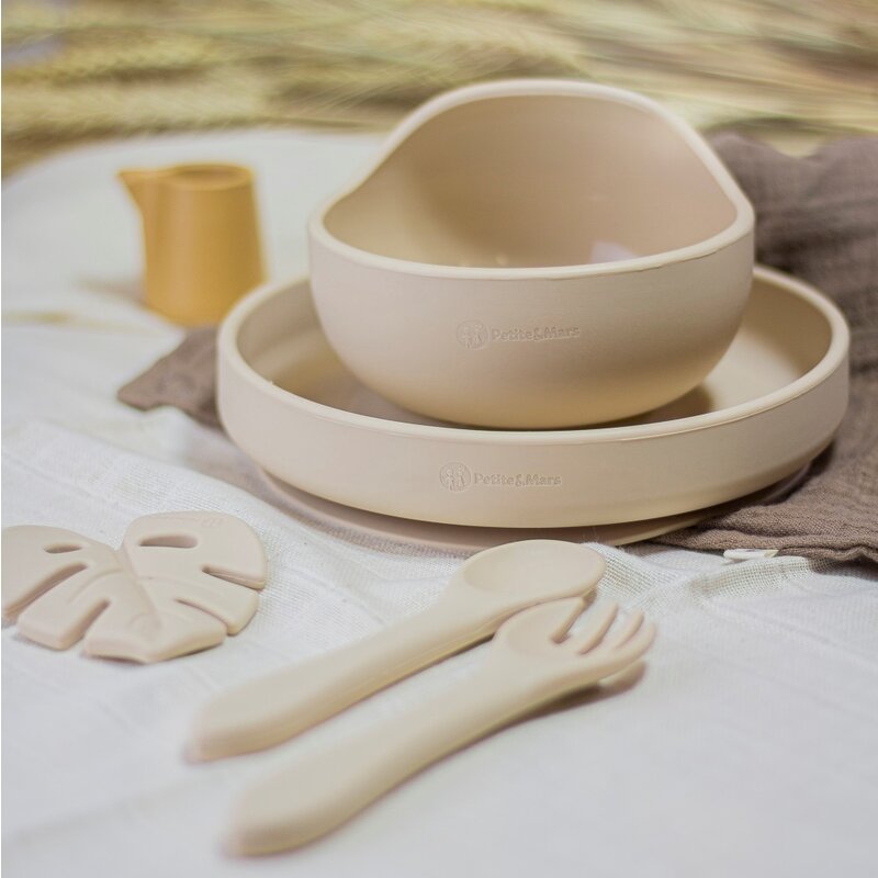 Set de hranire, Petite&Mars, Cu farfurie, Bol si tacamuri, Din silicon fara BFA, Bej