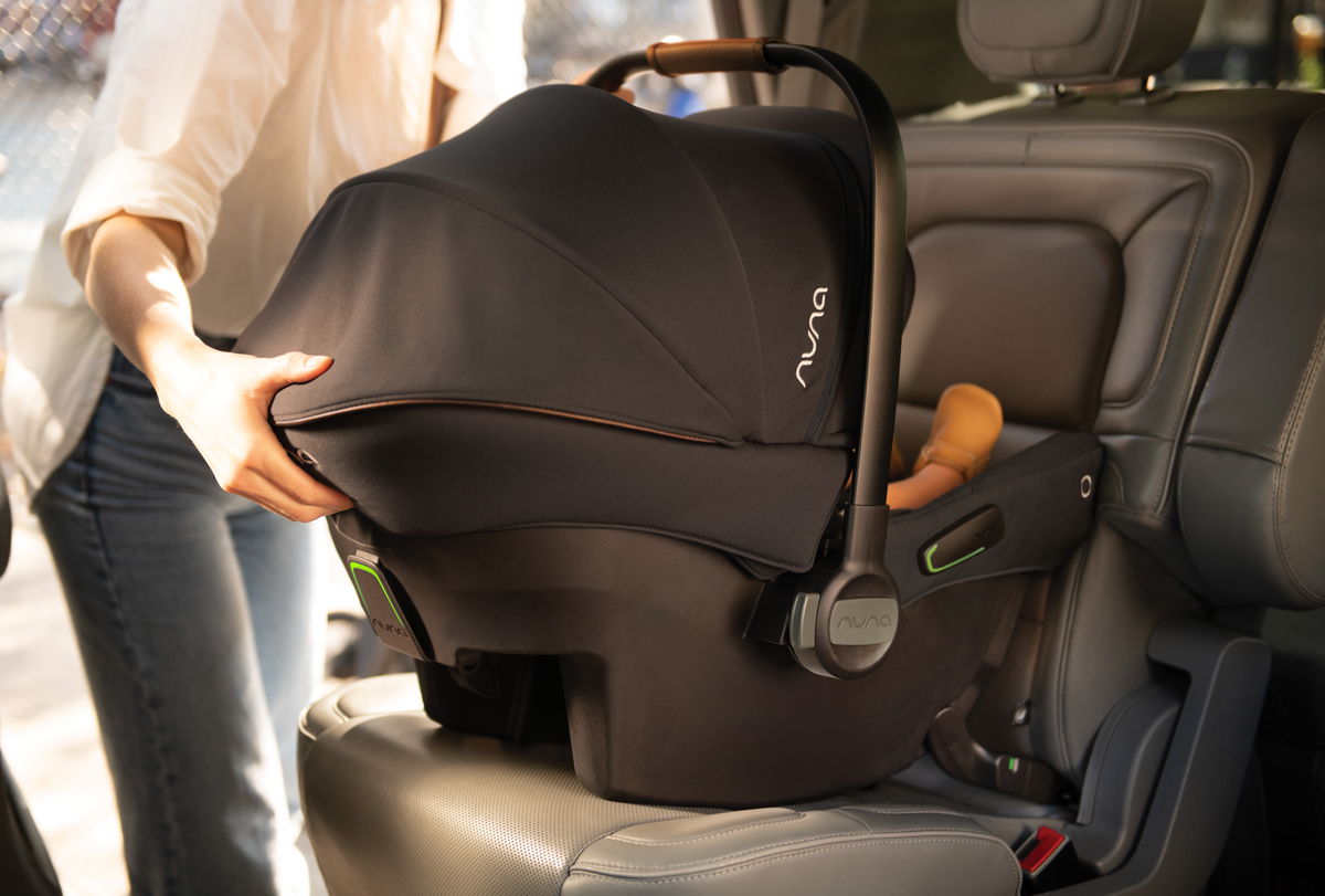 Nuna - Scoica auto cu ISOFIX integrat PIPA urbn Caviar, nastere - 75 cm, testata inclusiv la impact lateral, conform ECE R129 si testata ADAC