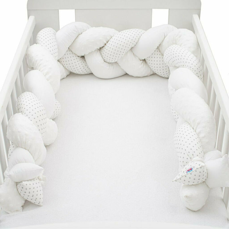 Protectie laterala, New Baby, Pentru patut, Tip Bumper impletit, Din bumbac, Din materiale certificate Oeko Tex Standard 100, Lungime 225 cm, Minky/Dot grey - gogobaby.ro