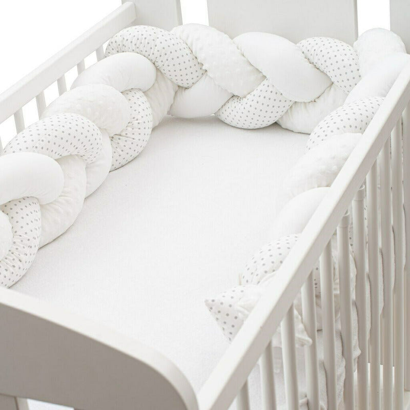 Protectie laterala, New Baby, Pentru patut, Tip Bumper impletit, Din bumbac, Din materiale certificate Oeko Tex Standard 100, Lungime 225 cm, Minky/Dot grey - gogobaby.ro