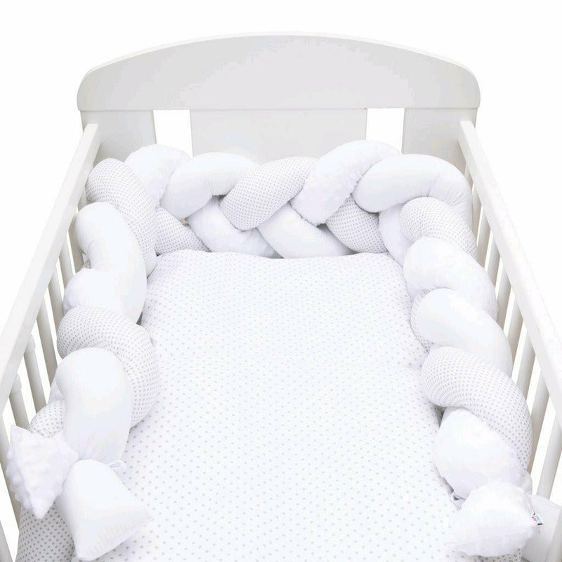 Protectie laterala, New Baby, Pentru patut, Tip Bumper impletit, Din bumbac, Din materiale certificate Oeko Tex Standard 100, Lungime 225 cm, Minky/Dot grey