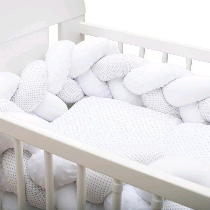 Protectie laterala, New Baby, Pentru patut, Tip Bumper impletit, Din bumbac, Din materiale certificate Oeko Tex Standard 100, Lungime 225 cm, Minky/Dot grey - gogobaby.ro