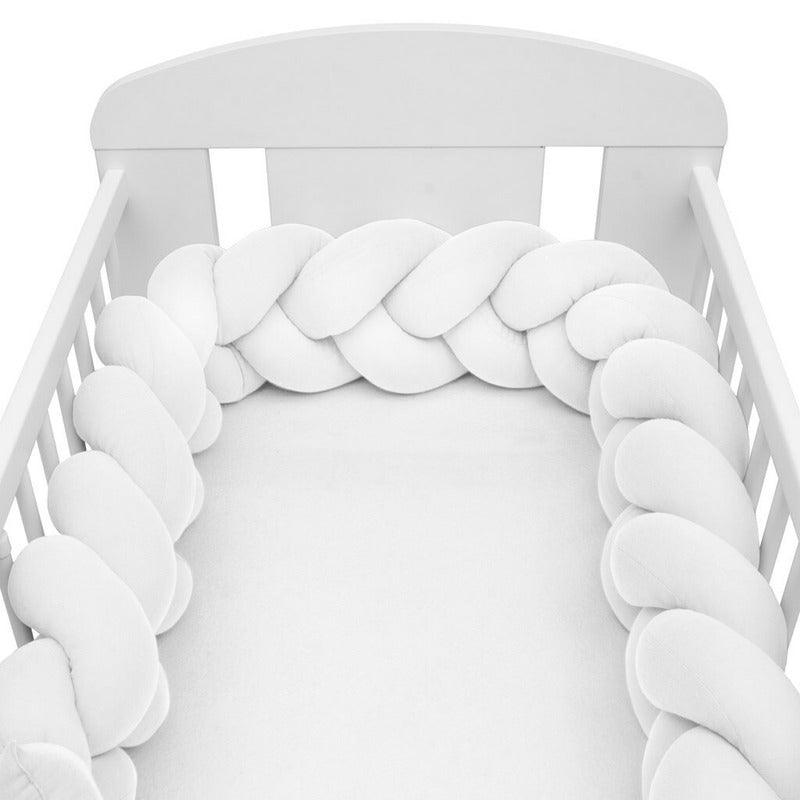 Protectie laterala, New Baby, Pentru patut, Tip Bumper impletit, Din muselina, Din materiale certificate Oeko Tex Standard 100, Lungime 210 cm, White - gogobaby.ro