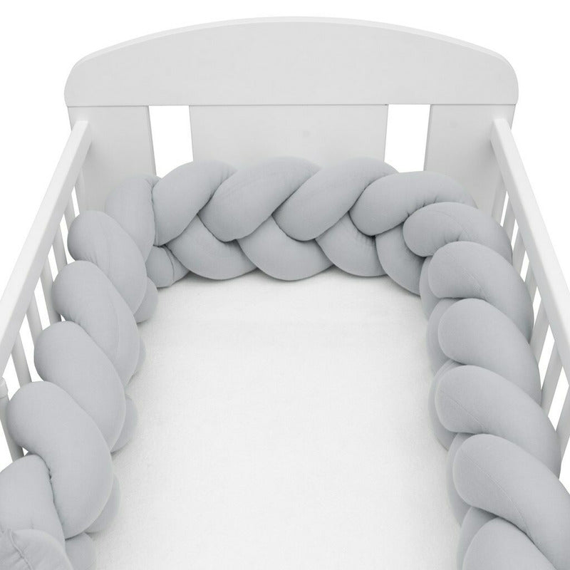 Protectie laterala, New Baby, Pentru patut, Tip Bumper impletit, Din muselina, Din materiale certificate Oeko Tex Standard 100, Lungime 225 cm, Grey - gogobaby.ro