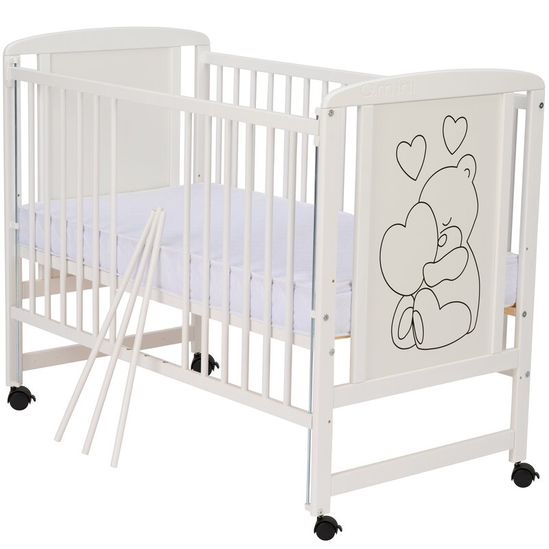 Patut din lemn bebe, 120x60 cm, Cu laterala culisanta, Din lemn de pin si mdf, Stabil si rezistent, Inaltime saltea reglabila pe 3 nivele, Laterala cu 3 bete detasabile, EN716-1, EN716-2, Alb, Qmini, Timmi Heart