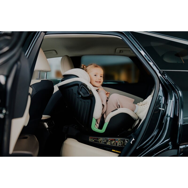 Scaun auto, Lionelo, Harmony i-Size, Rotire 360 grade, Protectie laterala, Cu spatar reglabil in 5 pozitii, Cu tetiera reglabila in 12 pozitii, 0-36 Kg, 40-150 cm, Cu Isofix, Husa din bambus, Conform cu ECE R129, Negru - gogobaby.ro
