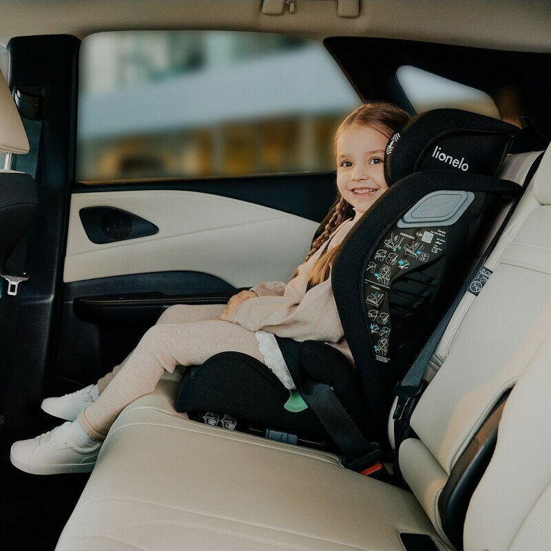 Scaun auto, Lionelo, i-Size Igo, 100- 150 cm, Cu isofix, Protectie laterala, Ajustare spatar in 2 pozitii, Tetiera Tri-Guard reglabila in 11 pozitii, Conform cu standardul european de securitate R129, Negru