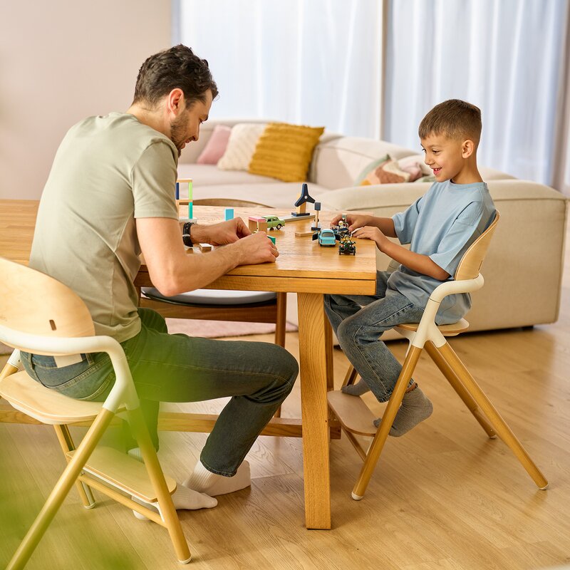Scaunel multifunctional, Lionelo, Celia, 4 in 1, Functie de balansoar, Din lemn de fag, 6 luni- adult, Reglabil pe inaltime, Spatar lat, Sezut ergonomic, Tavita silicon, Suport de picioare reglabil, Greutate maxima 110 Kg, Alb/Natural