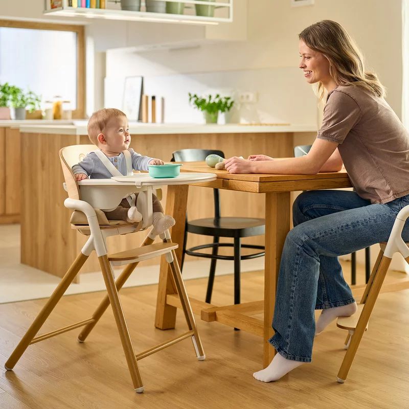 Scaunel multifunctional, Lionelo, Celia, 4 in 1, Functie de balansoar, Din lemn de fag, 6 luni- adult, Reglabil pe inaltime, Spatar lat, Sezut ergonomic, Tavita silicon, Suport de picioare reglabil, Greutate maxima 110 Kg, Alb/Natural
