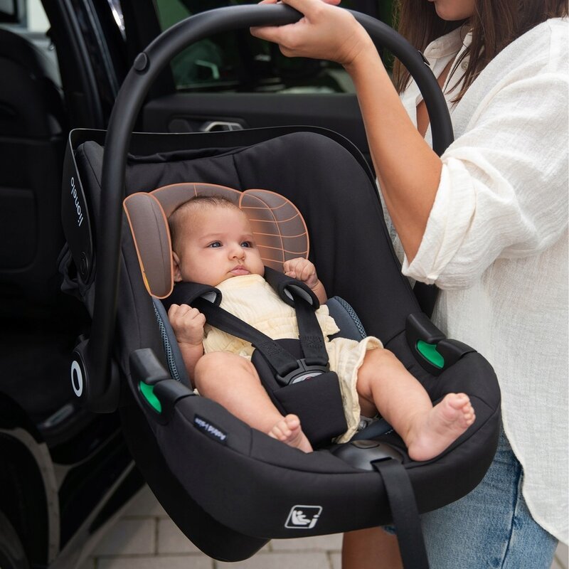 Scoica auto, Lionelo, i-Size Astrid, 0-13 Kg, 40-87 cm, Cu maner si capotina reglabile, Cu protectie laterala avansata, Salteluta confortabila, Testat ADAC, Conform cu standardul european de securitate R129, Taupe