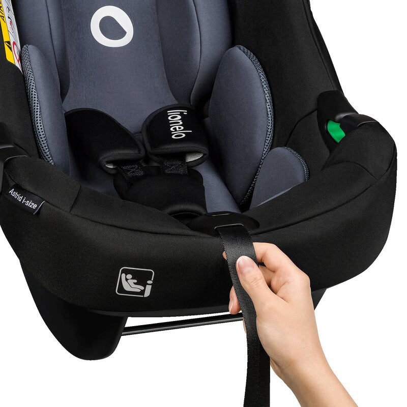 Scoica auto, Lionelo, i-Size Astrid, Include baza Isofix, 0-13 Kg, 40-87 cm, Cu maner si capotina reglabile, Cu protectie laterala avansata, Salteluta confortabila, Testat ADAC, Conform cu R129, Negru/Gri