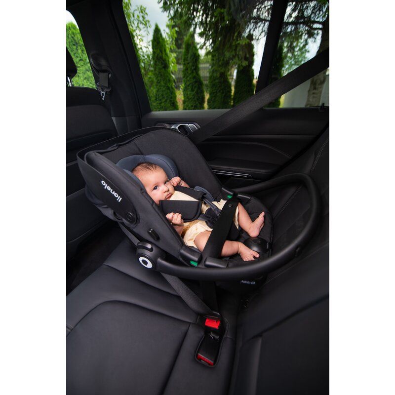 Scoica auto, Lionelo, i-Size Astrid, Include baza Isofix, 0-13 Kg, 40-87 cm, Cu maner si capotina reglabile, Cu protectie laterala avansata, Salteluta confortabila, Testat ADAC, Conform cu R129, Bej