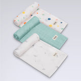 Set 3 museline, Lionelo, Dot, Multifunctionale, Din bambus, Ideale pentru infasat, Cu proprietati antibacteriene, antifungice si antialergice, Lavabile la masina de spalat, 70x70 cm, Multicolor