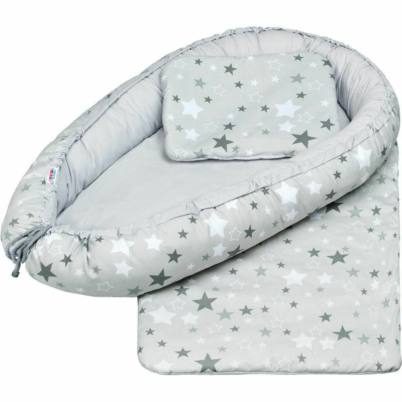 Set 3 piese, New Baby, Baby Nest, Cu paturica si pernuta, White/Grey stars - gogobaby.ro