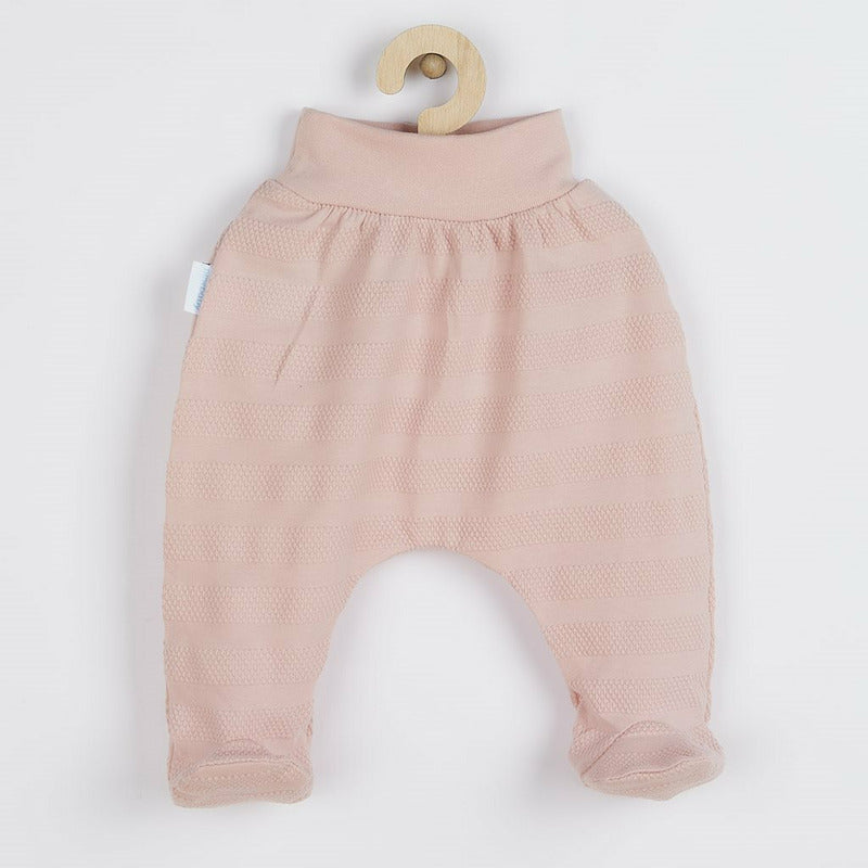 Set 3 piese, New Baby, Include body cu maneca lunga, pantalonasi cu botosei, caciulita, Marime 62, Din bumbac 100%, I am Pink - gogobaby.ro
