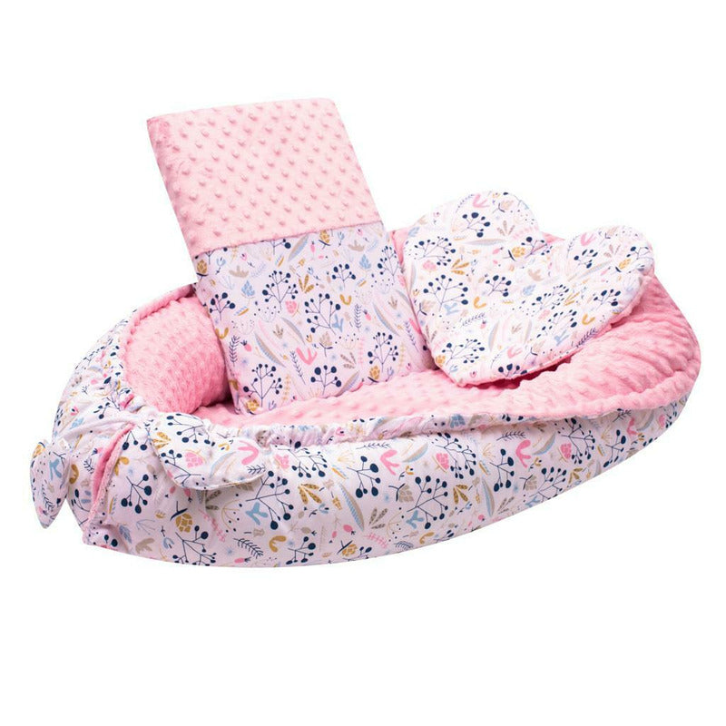 Set 3 piese, New Baby, Luxury, Baby Nest cu doua fete, Cu paturica si pernuta in forma de inima, Minky Cranberries - gogobaby.ro