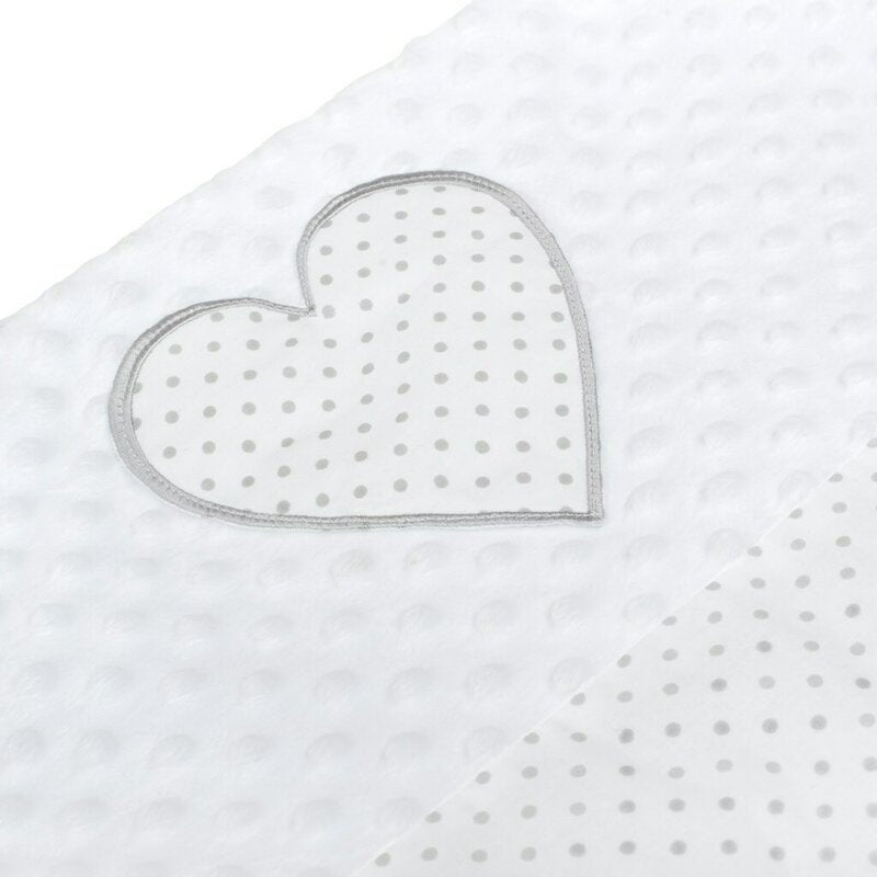 Set 3 piese, New Baby, Luxury, Baby Nest cu doua fete, Cu paturica si pernuta in forma de inima, Minky Heart White - gogobaby.ro