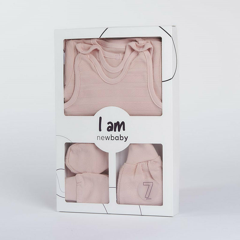 Set 7 piese, New Baby, Include body cu maneca lunga, bluza, pantalonasi cu botosei, salopeta fara maneci, caciulita, manusi, botosei, Marime 56, Din bumbac 100%, I am Pink