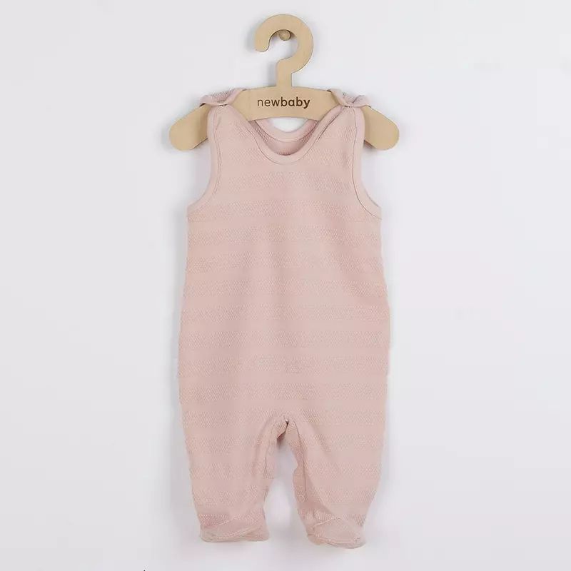 Set 7 piese, New Baby, Include body cu maneca lunga, bluza, pantalonasi cu botosei, salopeta fara maneci, caciulita, manusi, botosei, Marime 56, Din bumbac 100%, I am Pink