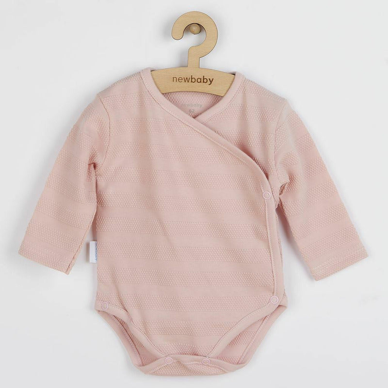 Set 7 piese, New Baby, Include body cu maneca lunga, bluza, pantalonasi cu botosei, salopeta fara maneci, caciulita, manusi, botosei, Marime 56, Din bumbac 100%, I am Pink
