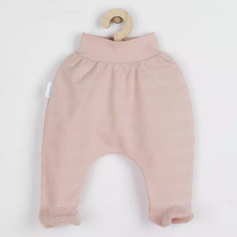 Set 7 piese, New Baby, Include body cu maneca lunga, bluza, pantalonasi cu botosei, salopeta fara maneci, caciulita, manusi, botosei, Marime 56, Din bumbac 100%, I am Pink